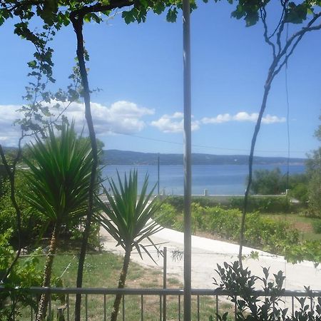 Hostel Guesthouse Mira Omis Bagian luar foto