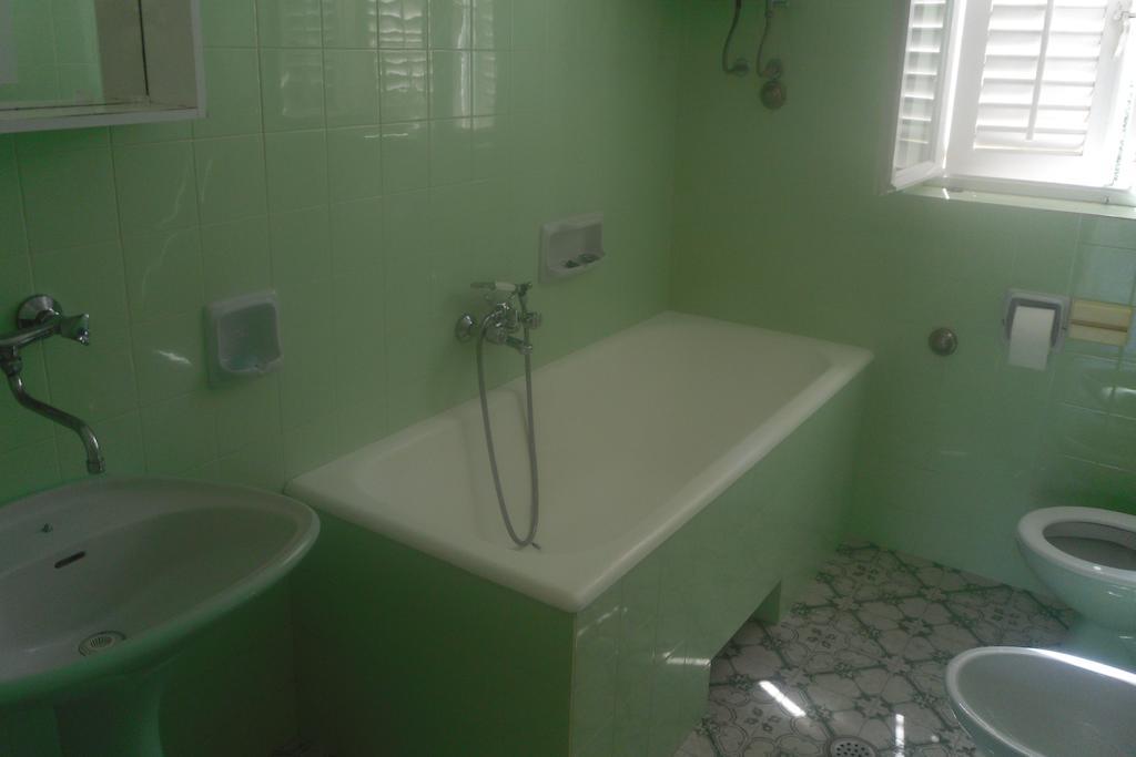 Hostel Guesthouse Mira Omis Ruang foto