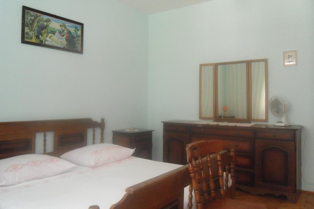 Hostel Guesthouse Mira Omis Ruang foto